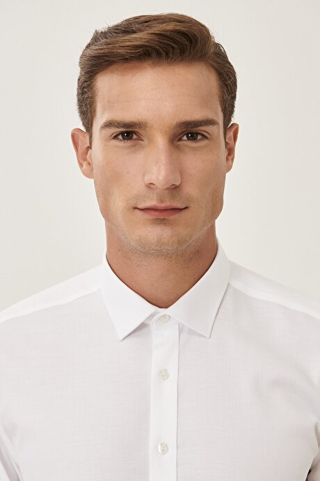 Ütü Gerektirmeyen Taılored Slim Fit Dar Kesim Klasik Yaka %100 Pamuk Armürlü Non-Iron Beyaz Gömlek resmi