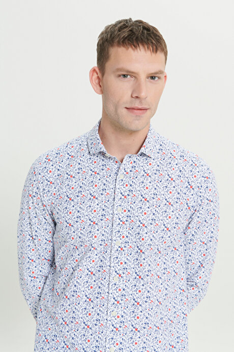 Pamuklu Slim Fit Dar Kesim Küçük İtalyan Yaka Baskılı Beyaz-Lacivert Gömlek resmi