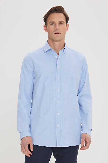 Pamuklu Slim Fit Dar Kesim Klasik Yaka Çizgili Açık Mavi Gömlek resmi