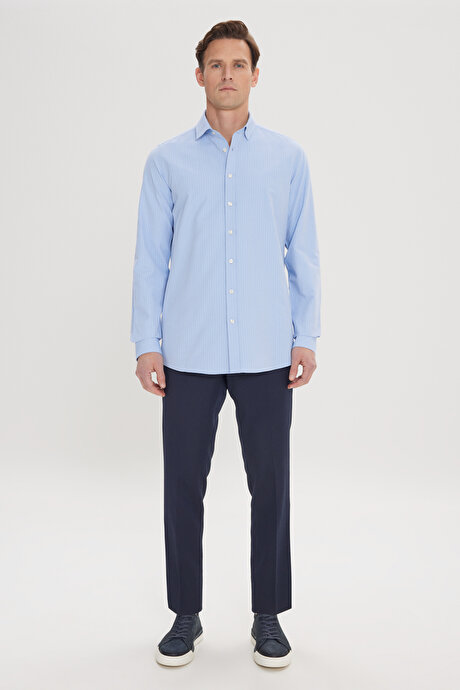 Pamuklu Slim Fit Dar Kesim Klasik Yaka Çizgili Açık Mavi Gömlek resmi