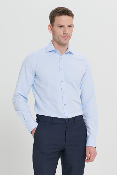 Pamuklu Slim Fit Dar Kesim Klasik Yaka Armürlü Açık Mavi Gömlek resmi