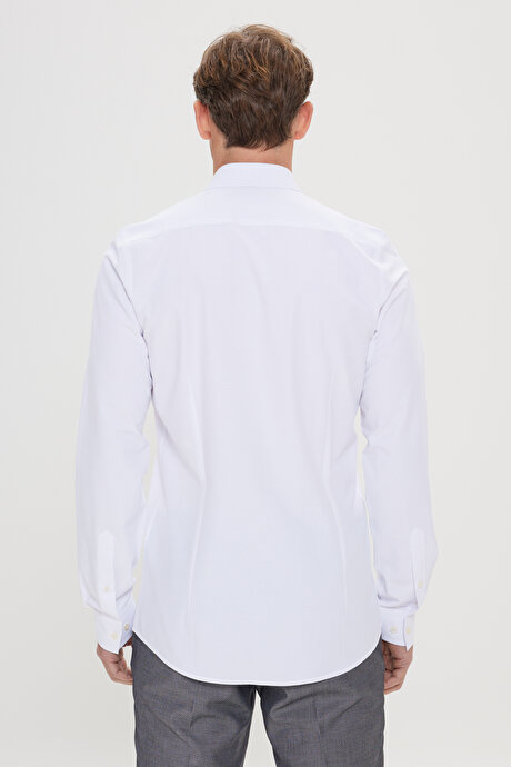 Pamuklu Slim Fit Dar Kesim Klasik Yaka Armürlü Beyaz Gömlek resmi