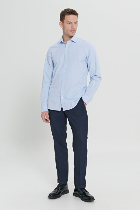 Pamuklu Slim Fit Dar Kesim Klasik Yaka Armürlü Açık Mavi Gömlek resmi