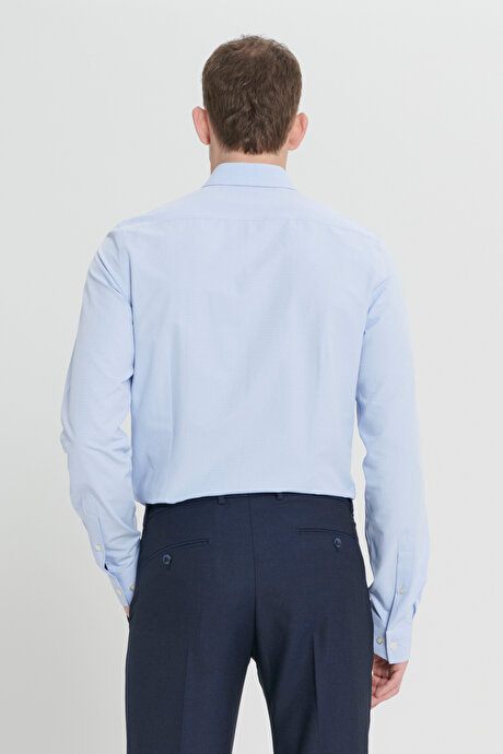 Pamuklu Slim Fit Dar Kesim Klasik Yaka Armürlü Açık Mavi Gömlek resmi