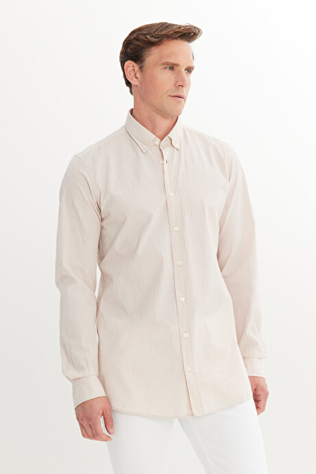 Pamuklu Slim Fit Dar Kesim Düğmeli Yaka Kareli Beyaz-Bej Gömlek resmi