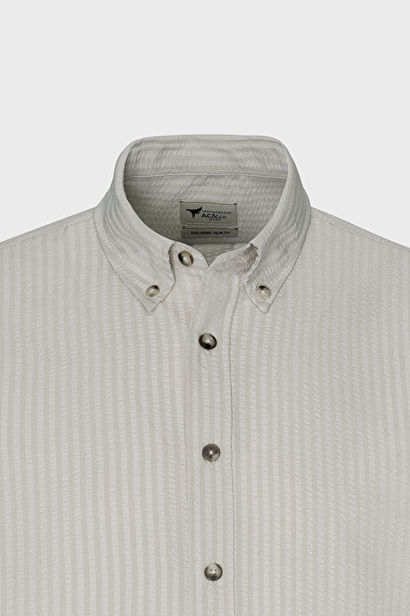Pamuklu Slim Fit Dar Kesim Düğmeli Yaka Gofre Desenli Bej Gömlek resmi