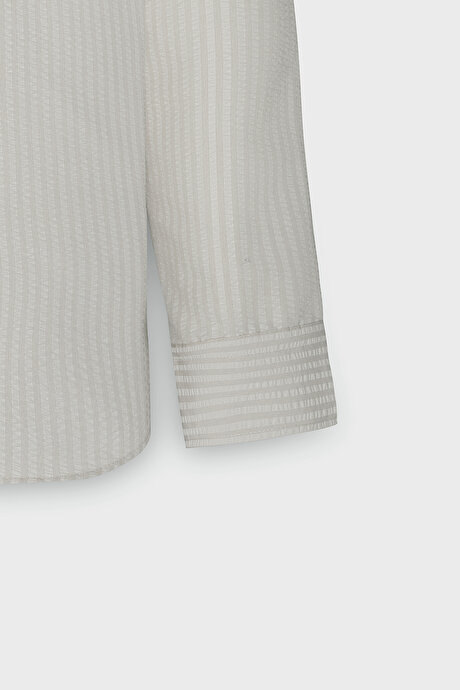 Pamuklu Slim Fit Dar Kesim Düğmeli Yaka Gofre Desenli Bej Gömlek resmi