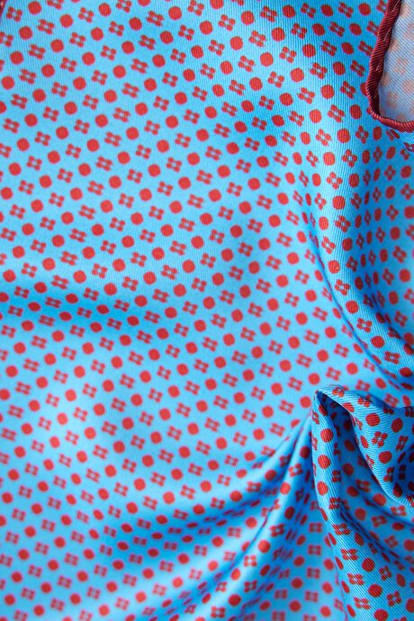 Desenli Mavi-Kırmızı Mendil resmi