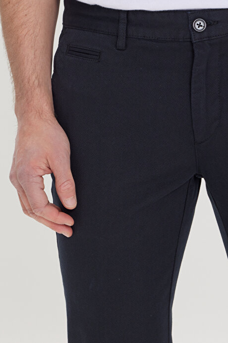 Slim Fit Dar Kesim Yan Cepli Pamuklu Esnek Armürlü Siyah Pantolon resmi