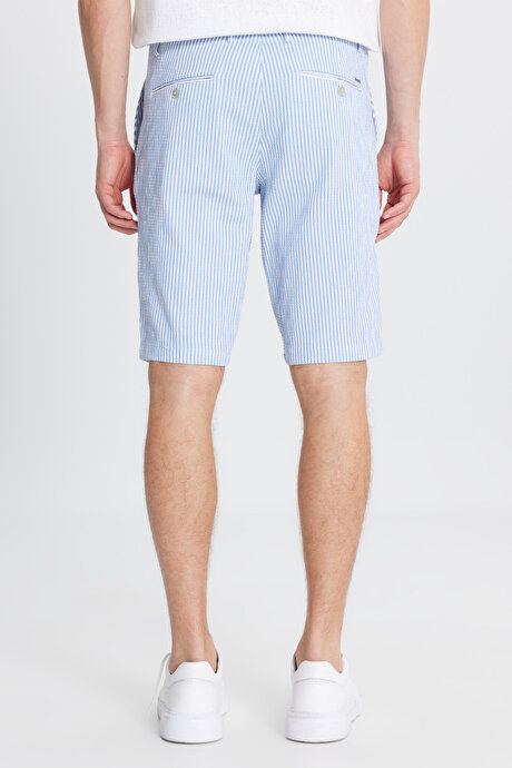 Slim Fit Dar Kesim Yan Cepli Gofre Desenli Beyaz-Mavi Şort resmi