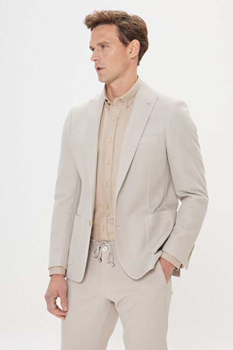 360 Her Yöne Esneyen Slim Fit Dar Kesim Kırlangıç Yaka Desenli Bej Ceket resmi