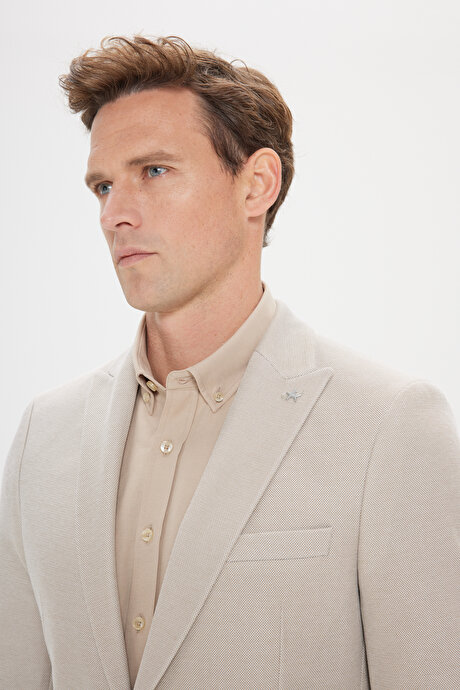 360 Her Yöne Esneyen Slim Fit Dar Kesim Kırlangıç Yaka Desenli Bej Ceket resmi