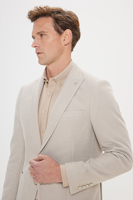 360 Her Yöne Esneyen Slim Fit Dar Kesim Kırlangıç Yaka Desenli Bej Ceket resmi