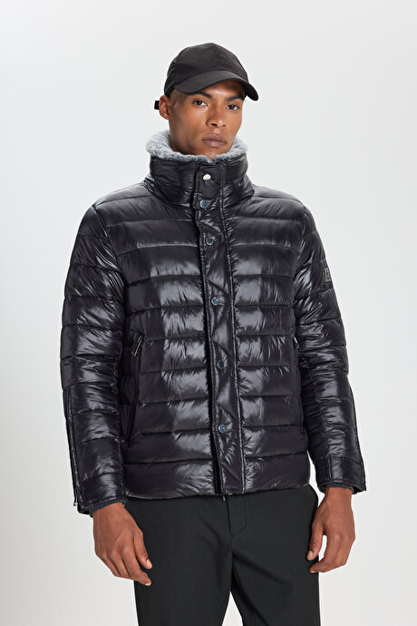 Standart Fit Normal Kesim İçi Kürklü Dik Yaka Kapitone Desenli Şişme Siyah Mont resmi