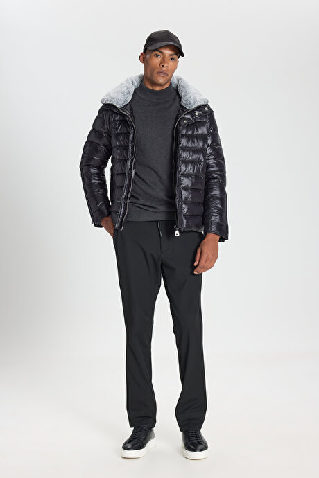 Standart Fit Normal Kesim İçi Kürklü Dik Yaka Kapitone Desenli Şişme Siyah Mont resmi