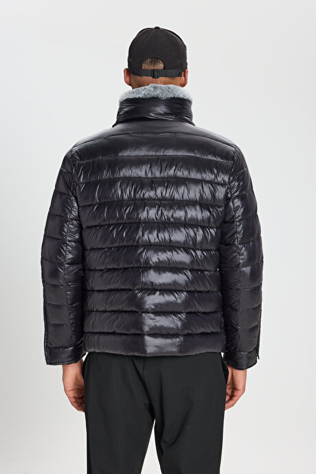 Standart Fit Normal Kesim İçi Kürklü Dik Yaka Kapitone Desenli Şişme Siyah Mont resmi