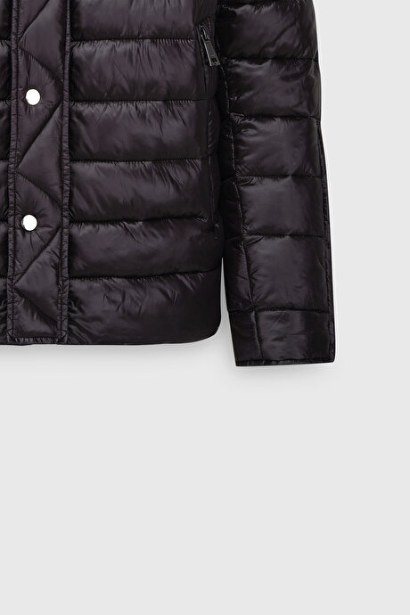 Standart Fit Normal Kesim İçi Kürklü Dik Yaka Kapitone Desenli Şişme Siyah Mont resmi