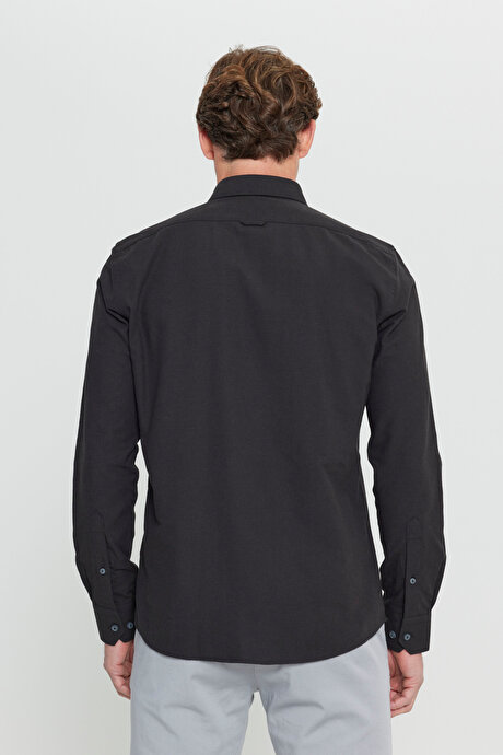 Slim Fit Dar Kesim Düğmeli Yaka Pamuklu Oxford Siyah Gömlek resmi