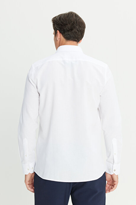 Slim Fit Dar Kesim Düğmeli Yaka Pamuklu Beyaz Gömlek resmi
