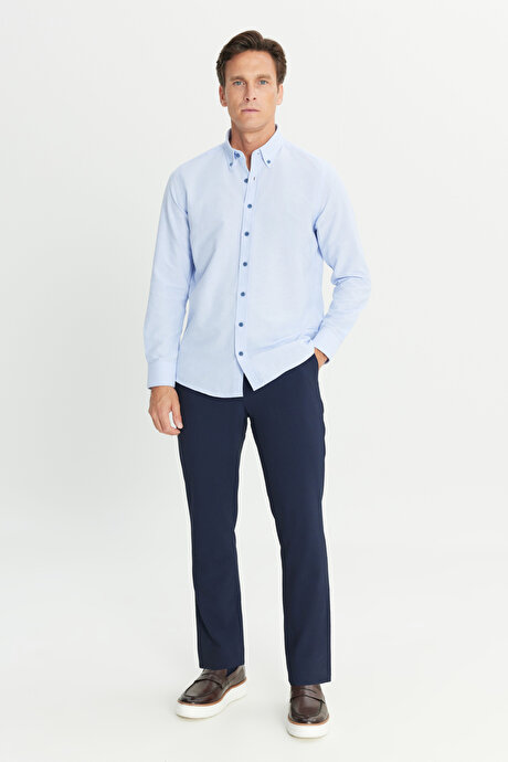 Slim Fit Dar Kesim Düğmeli Yaka Pamuklu Açık Mavi Gömlek resmi