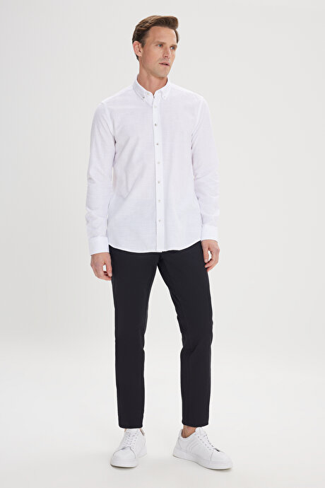 Slim Fit Dar Kesim %100 Pamuk Düğmeli Yaka Armürlü Beyaz Gömlek resmi