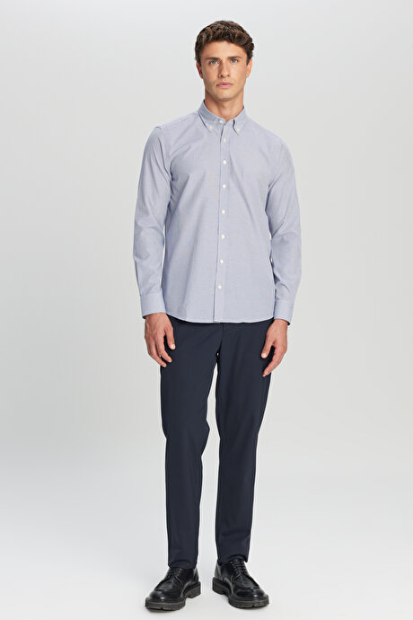 Slim Fit Dar Kesim Düğmeli Yaka Çizgili Beyaz-Lacivert Gömlek resmi