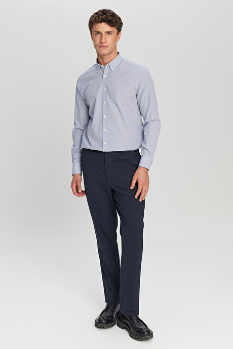 Slim Fit Dar Kesim Düğmeli Yaka Çizgili Beyaz-Lacivert Gömlek resmi