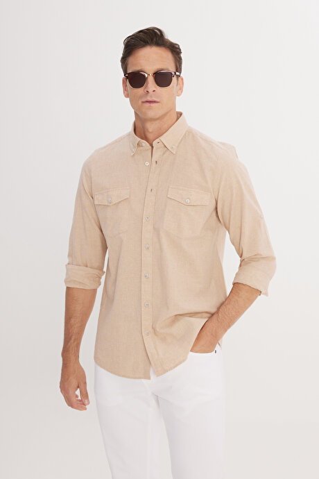 Slim Fit Dar Kesim Düğmeli Yaka %100 Pamuk Bej Gömlek resmi