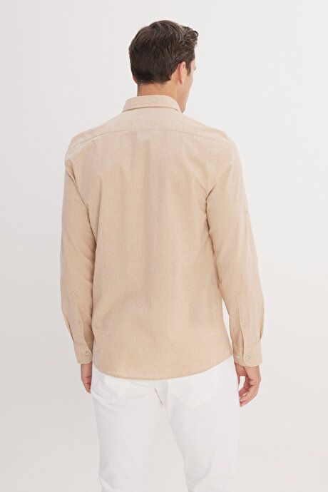 Slim Fit Dar Kesim Düğmeli Yaka %100 Pamuk Bej Gömlek resmi