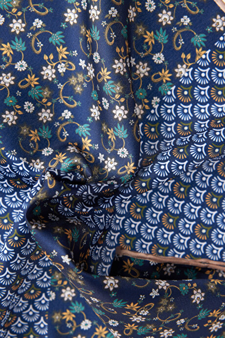 Desenli Lacivert-Bej Mendil resmi