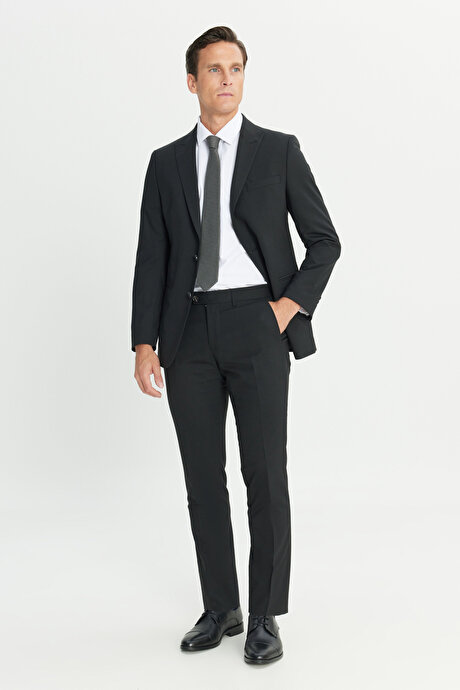 Su Geçirmez Ekstra Slim Fit Kırlangıç Yaka Yünlü Nano Siyah Takım Elbise resmi