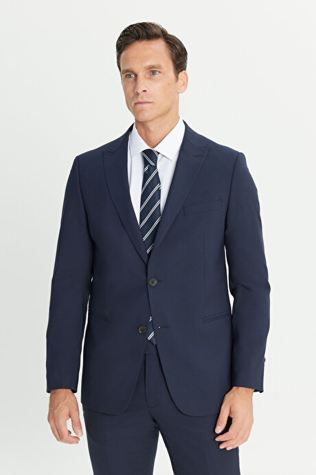 Su Geçirmez Ekstra Slim Fit Kırlangıç Yaka Yünlü Nano Lacivert Takım Elbise resmi