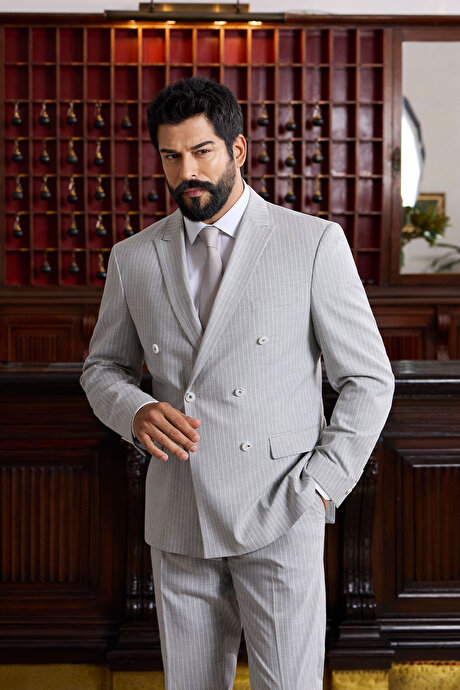 Ekstra Slim Fit Dar Kesim Kırlangıç Yaka Çizgili Açık Gri Takım Elbise resmi