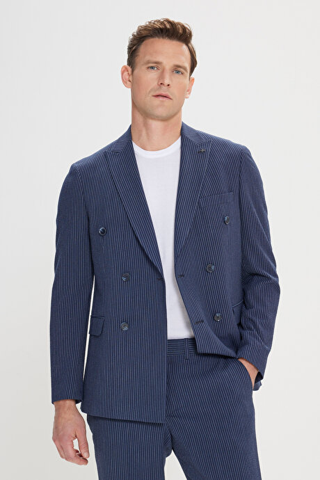 Slim Fit Dar Kesim Kırlangıç Yaka Gofre Desenli Lacivert Takım Elbise resmi