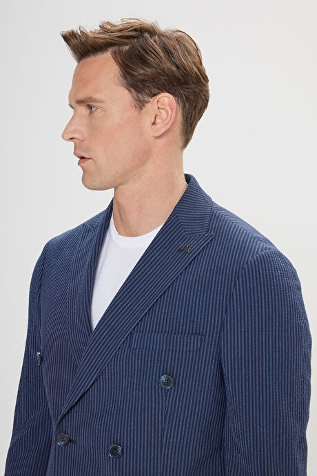 Slim Fit Dar Kesim Kırlangıç Yaka Gofre Desenli Lacivert Takım Elbise resmi