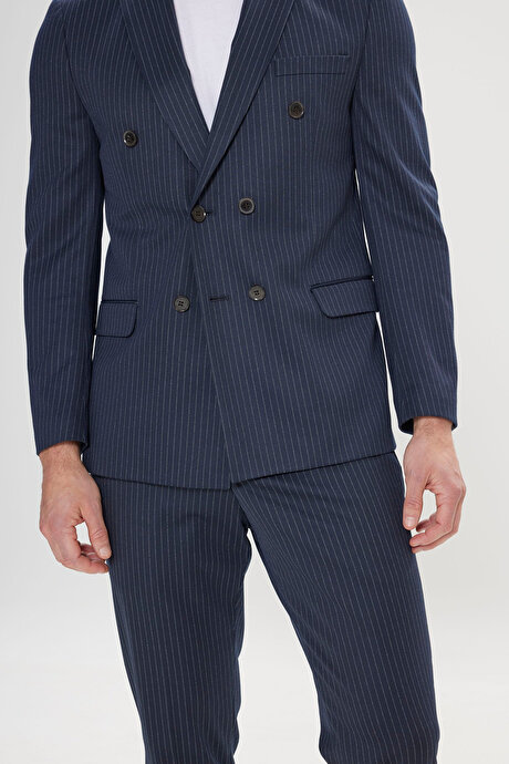 Slim Fit Dar Kesim Kırlangıç Yaka Gofre Desenli Lacivert Takım Elbise resmi