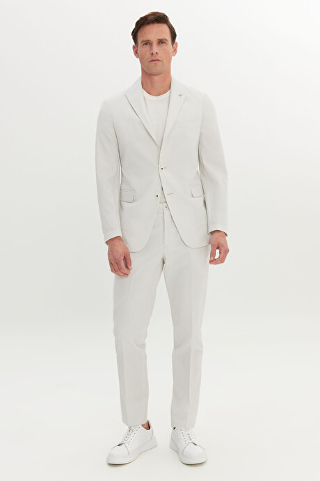 Slim Fit Dar Kesim Kırlangıç Yaka Gofre Desenli Ekru Takım Elbise resmi