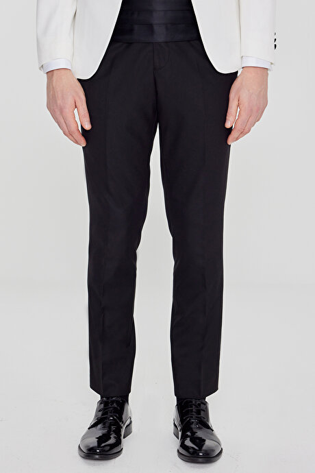 Slim Fit Dar Kesim Şal Yaka Kapak Cepli Armürlü Damatlık Beyaz-Siyah Smokin Takım resmi