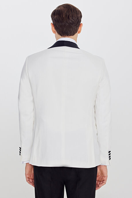 Slim Fit Dar Kesim Şal Yaka Kapak Cepli Armürlü Damatlık Beyaz-Siyah Smokin Takım resmi