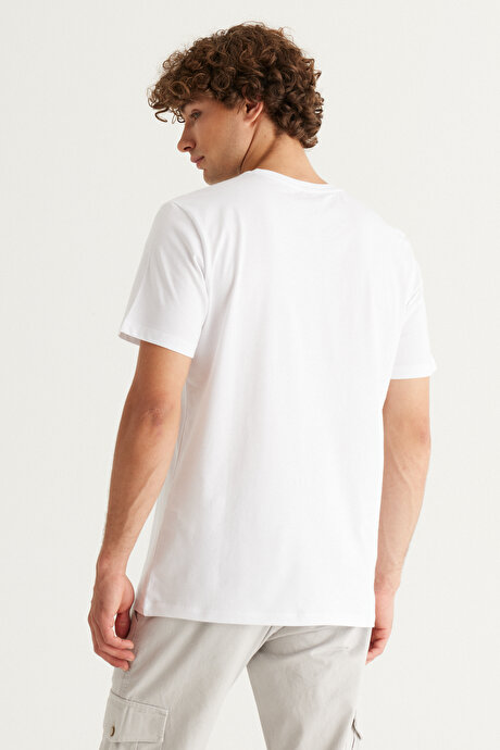 360 Derece Her Yöne Esneyen Slim Fit Bisiklet Yaka Beyaz Tişört resmi