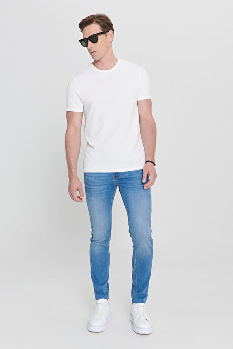 Slim Fit Dar Kesim Bisiklet Yaka Kısa Kollu Yumuşak Tuşeli Basic Beyaz Tişört resmi