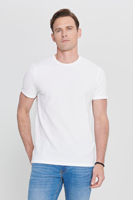 Slim Fit Dar Kesim Bisiklet Yaka Kısa Kollu Yumuşak Tuşeli Basic Beyaz Tişört resmi