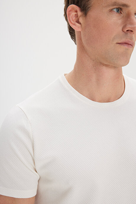 Slim Fit Dar Kesim Bisiklet Yaka Kısa Kollu Yumuşak Tuşeli Basic Ekru Tişört resmi