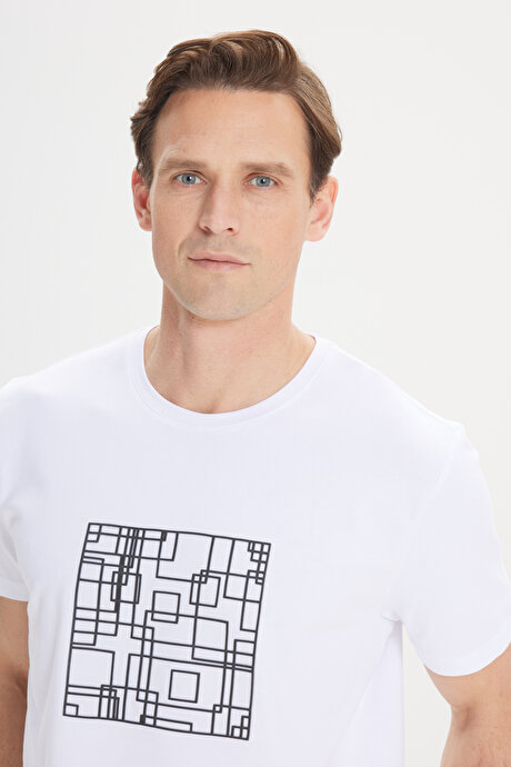 Slim Fit Dar Kesim Pamuklu Esnek Baskılı Bisiklet Yaka Beyaz Tişört resmi