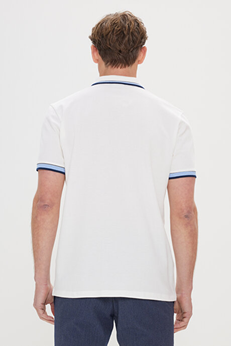 Slim Fit Dar Kesim %100 Pamuk Polo Yaka Beyaz Tişört resmi