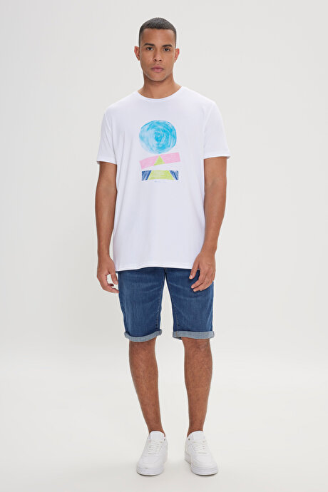 Slim Fit Dar Kesim Pamuklu Tasarım Baskılı Yumuşak Dokulu Bisiklet Yaka Beyaz Tişört resmi