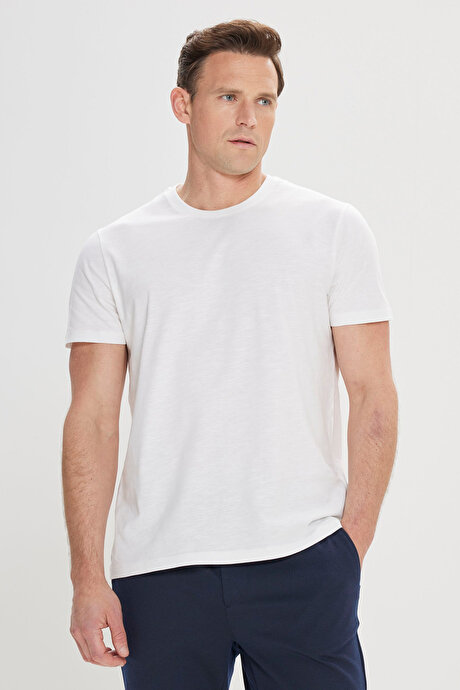 Slim Fit Dar Kesim %100 Pamuk Bisiklet Yaka Beyaz Tişört resmi