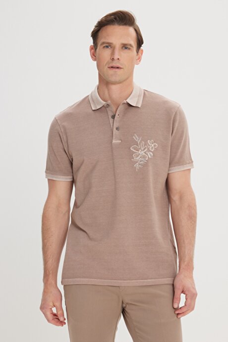 Slim Fit Dar Kesim %100 Pamuk Baskılı Polo Yaka Koyu Bej Tişört resmi