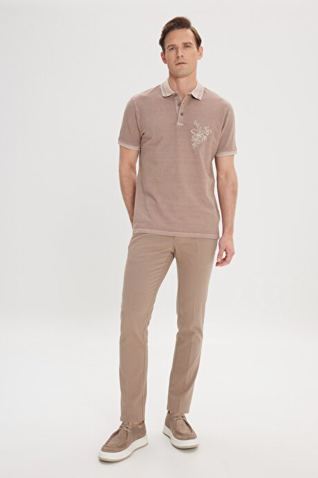 Slim Fit Dar Kesim %100 Pamuk Baskılı Polo Yaka Koyu Bej Tişört resmi