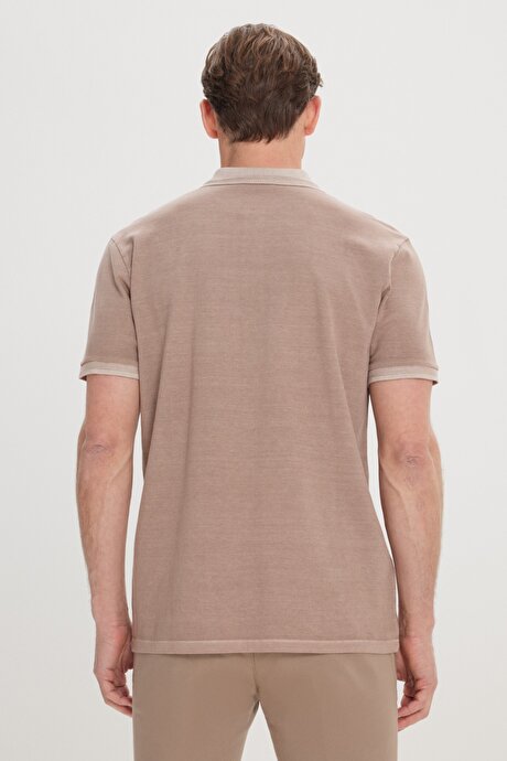 Slim Fit Dar Kesim %100 Pamuk Baskılı Polo Yaka Koyu Bej Tişört resmi